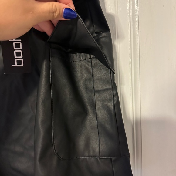 Faux leather shorts - Picture 2 of 4